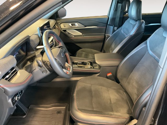 Certified 2025 Ford Explorer ST AWD/4WD image 11