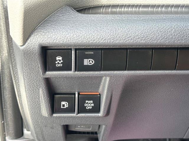 Used 2022 Toyota Sienna XLE FWD image 18