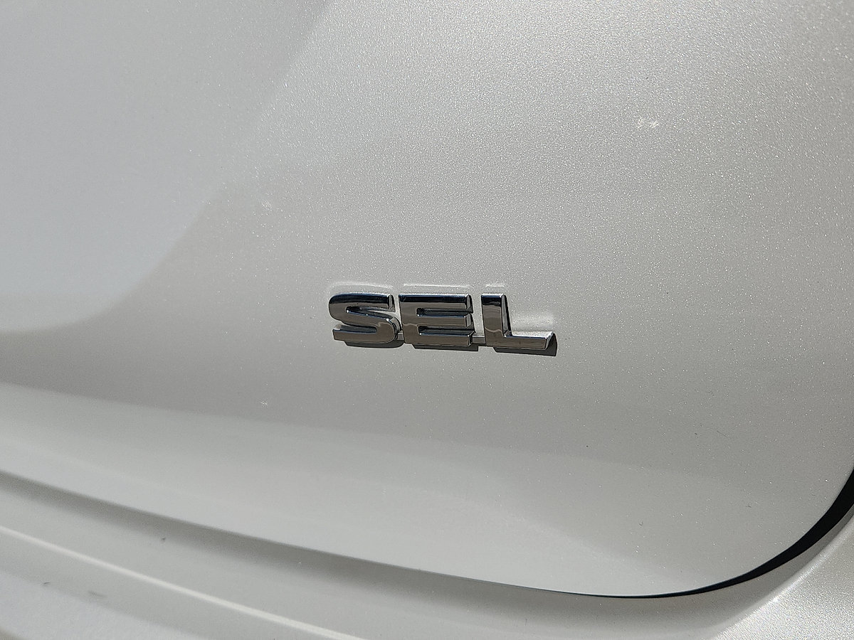 Used 2025 Mitsubishi Outlander SEL FWD image 11