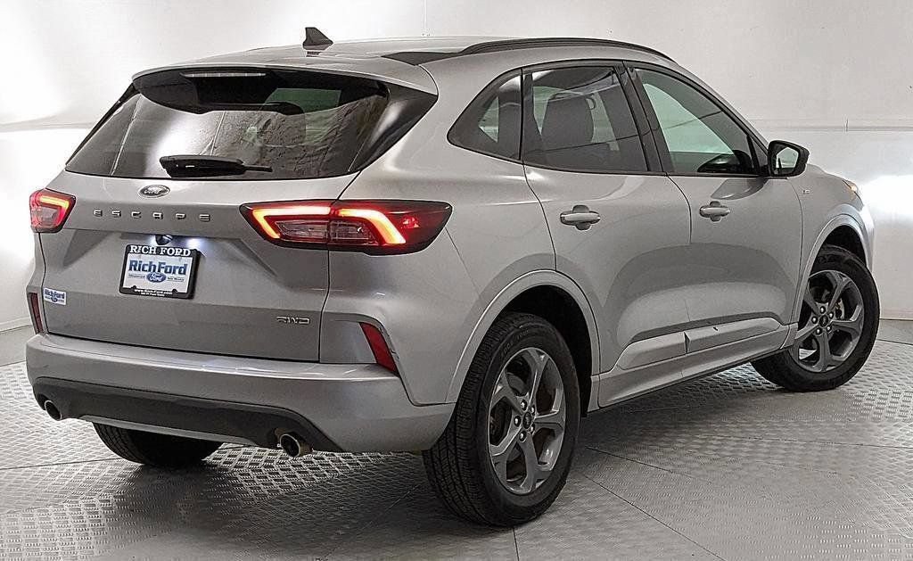 Certified 2024 Ford Escape ST-Line AWD/4WD image 3