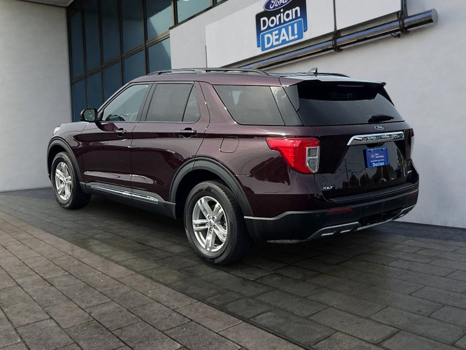 Certified 2023 Ford Explorer XLT w/ Equipment Group 202A AWD/4WD image 5