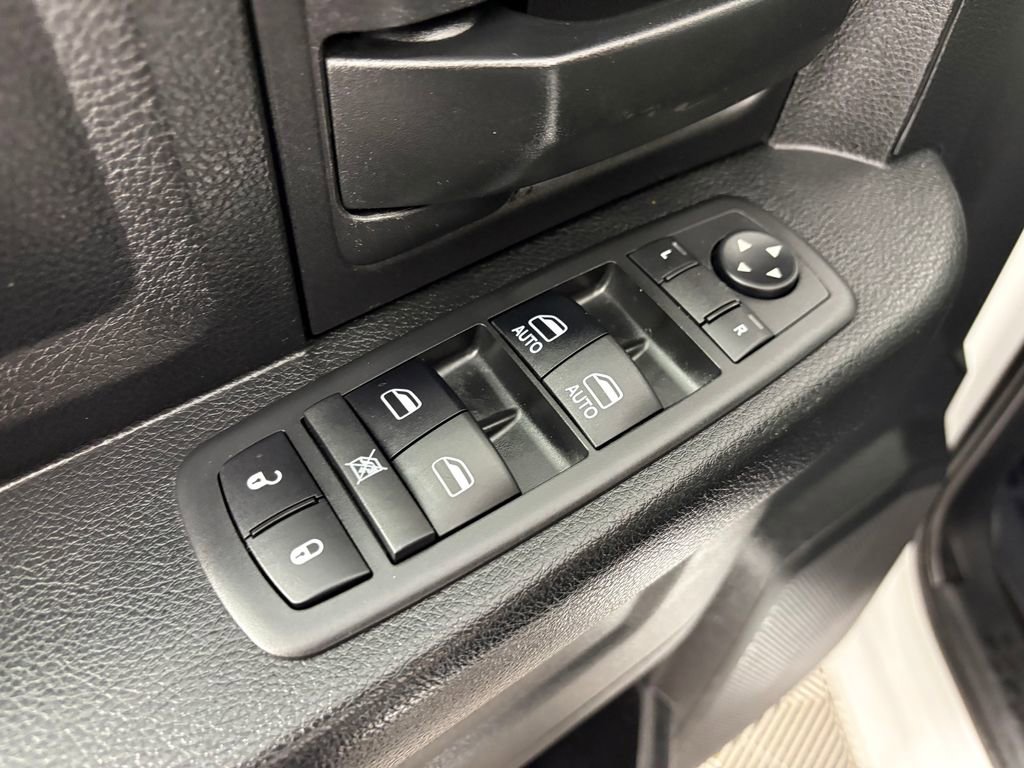 Used 2018 RAM 1500 Tradesman w/ Chrome Appearance Group AWD/4WD image 12