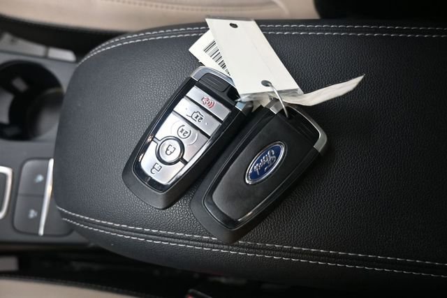 Certified 2020 Ford Escape Titanium AWD/4WD image 18