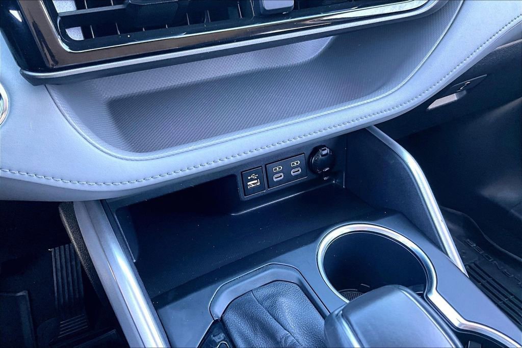 Used 2023 Toyota Highlander LE image 33