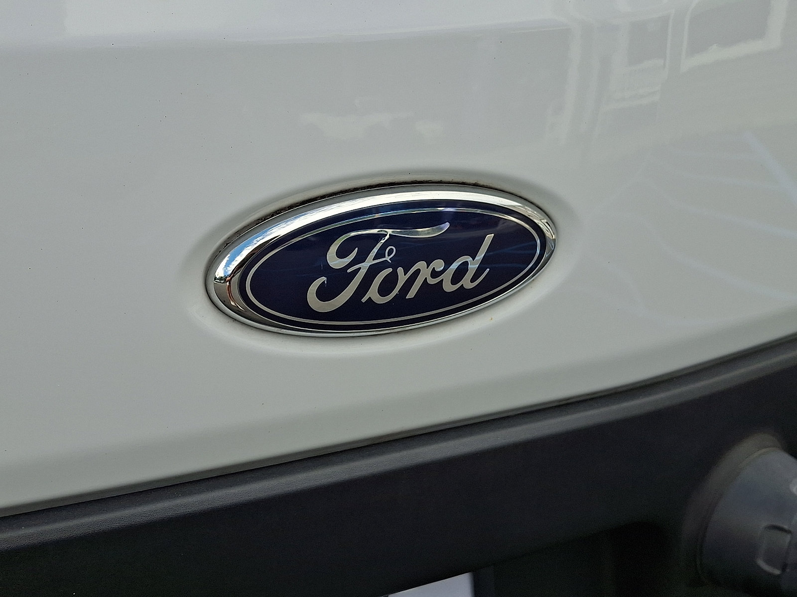 Certified 2023 Ford E-Transit Medium Roof RWD image 28