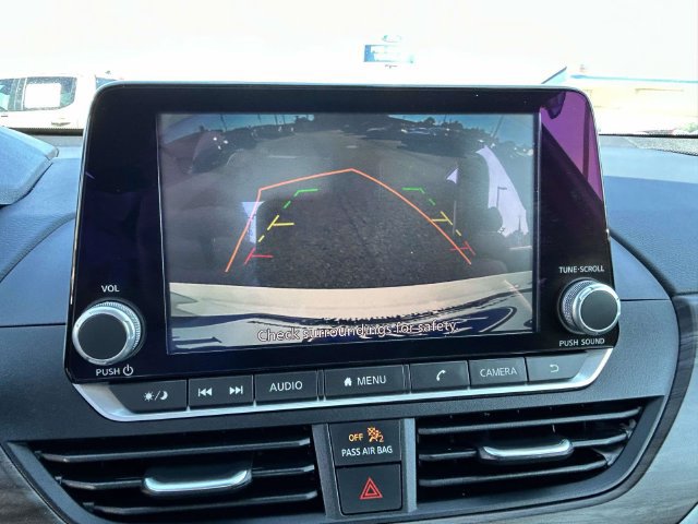 Used 2025 Nissan Altima 2.5 SV FWD image 23