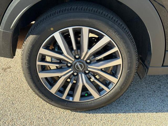 Used 2024 Nissan Kicks SR FWD image 7