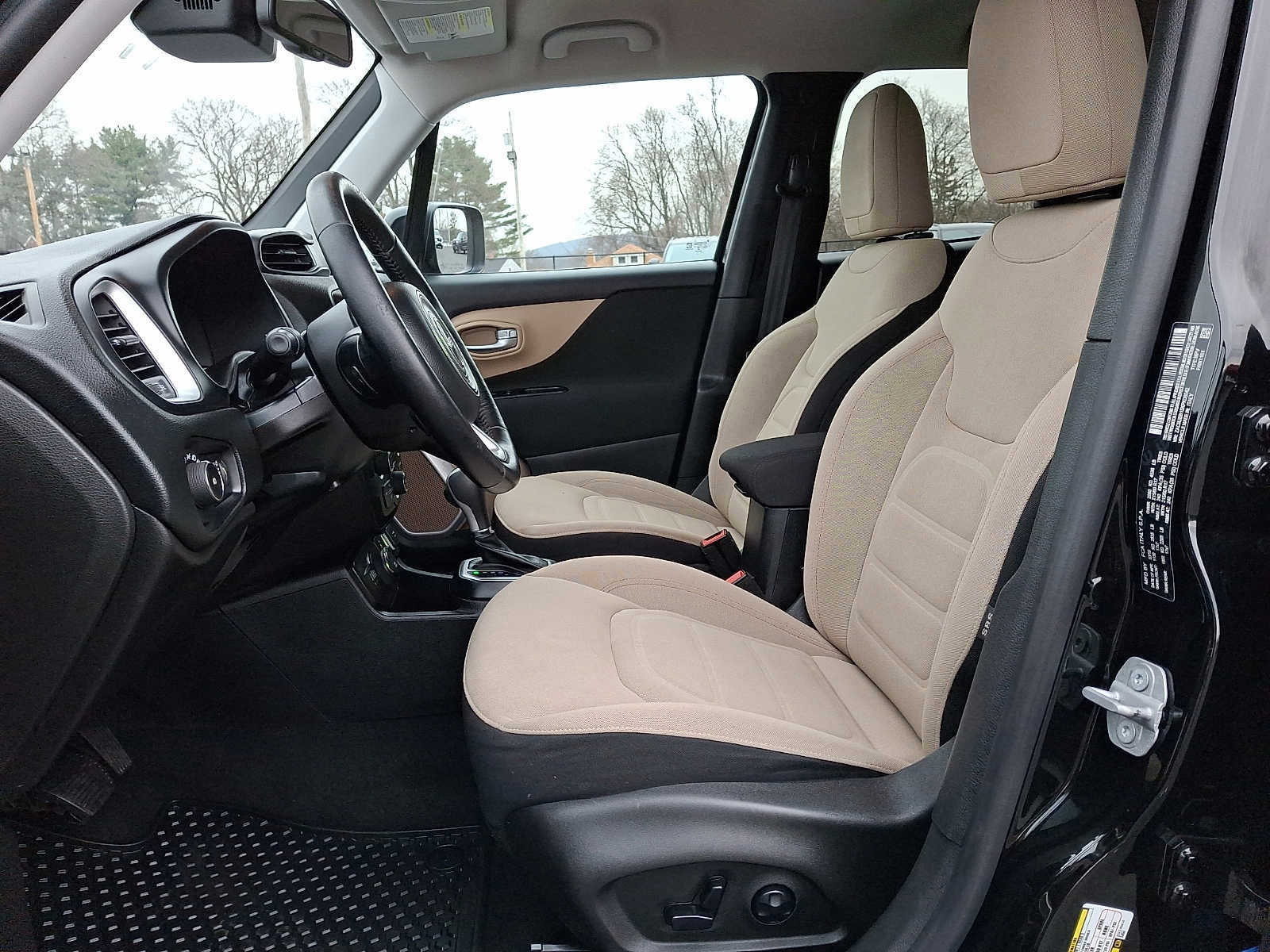 Used 2019 Jeep Renegade Latitude w/ UConnect 8.4 Nav Group image 13