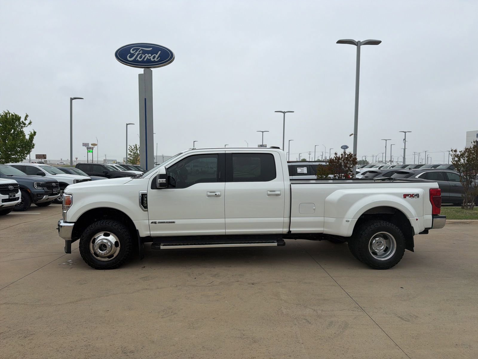 Certified 2022 Ford F350 Lariat w/ Lariat Ultimate Package AWD/4WD image 2