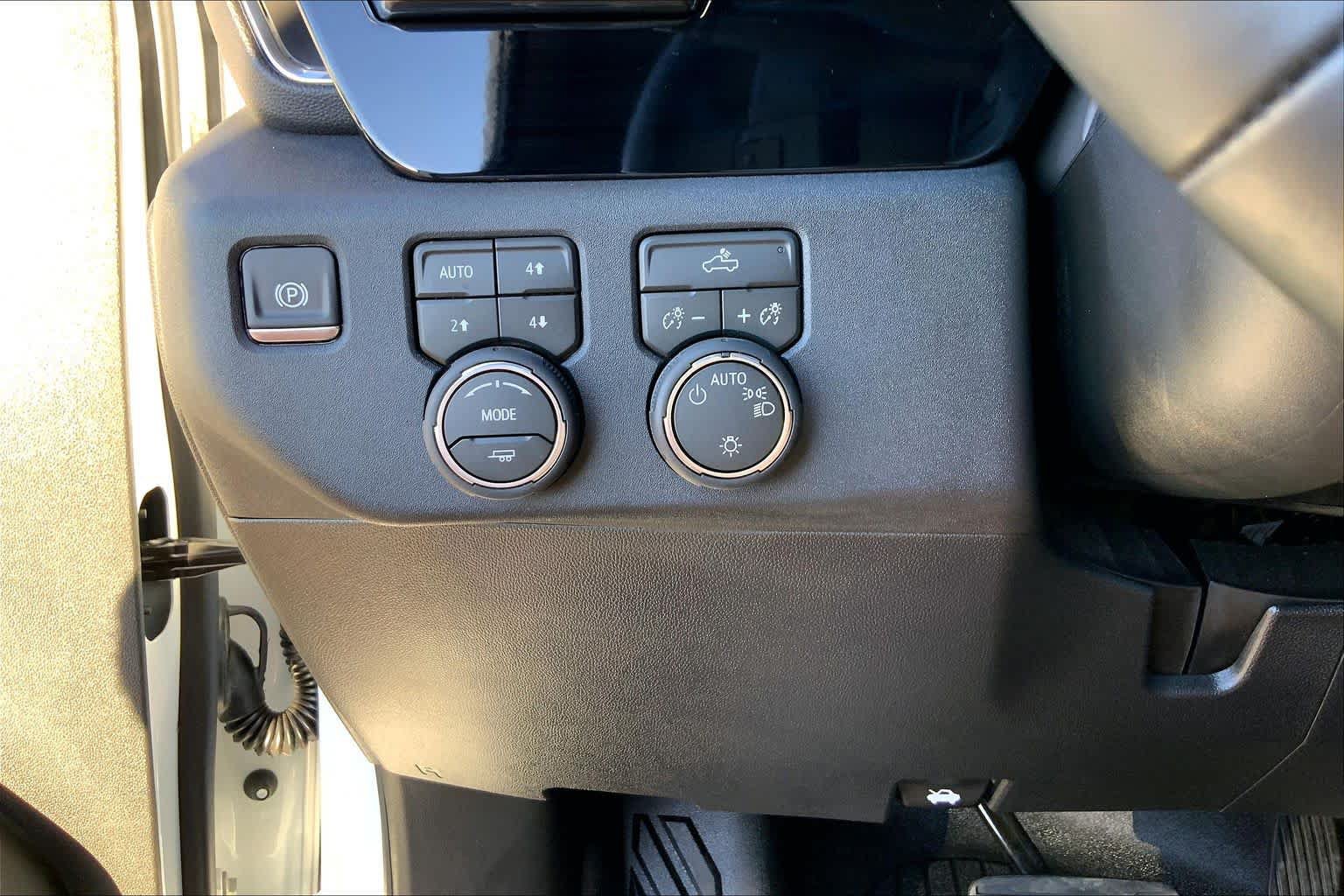 Used 2026 Chevrolet Silverado 1500 LT w/ Z71 Off-Road Package AWD/4WD image 36