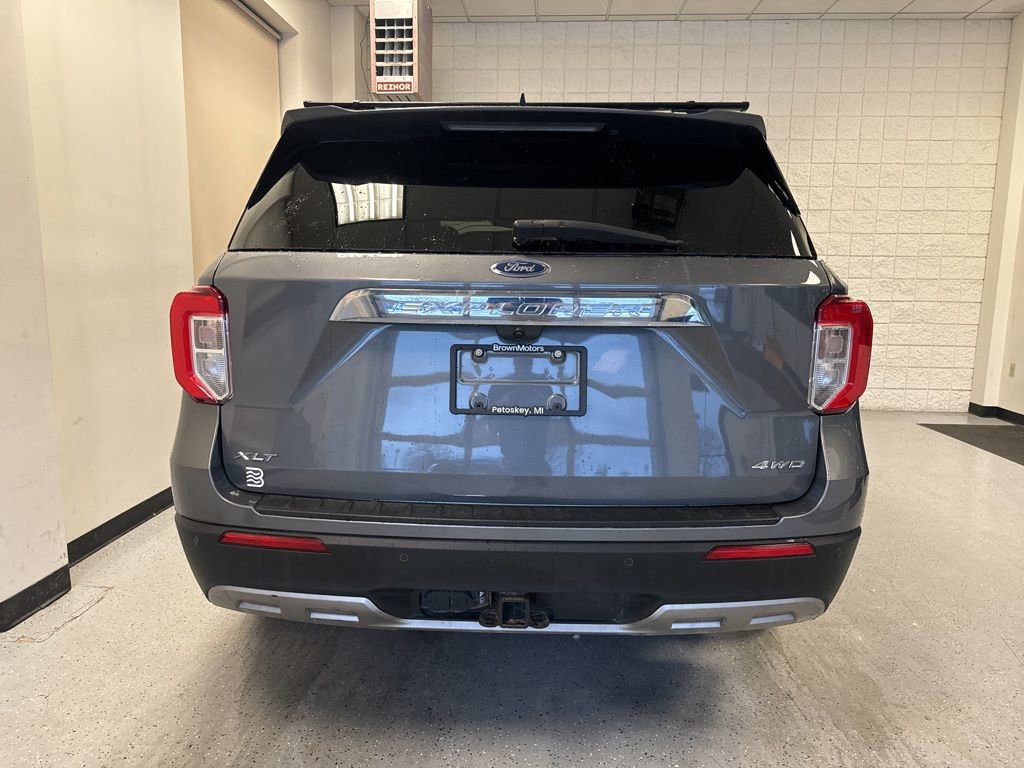 Certified 2022 Ford Explorer XLT w/ Equipment Group 202A image 4