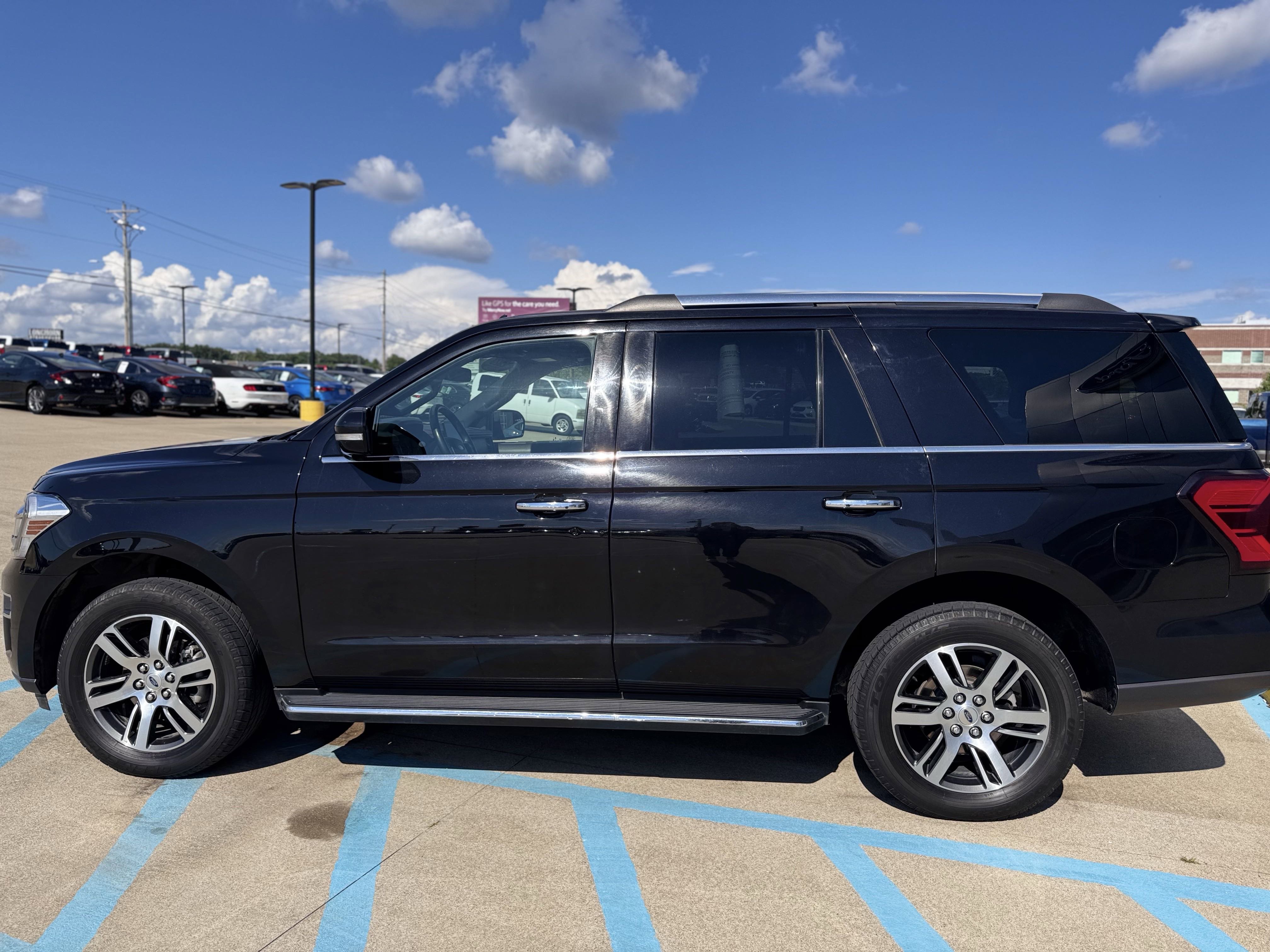 Certified 2023 Ford Expedition Limited image 5