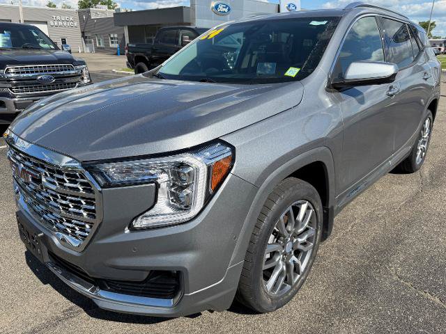 Used 2024 GMC Terrain Denali w/ Denali Premium Package AWD/4WD image 4