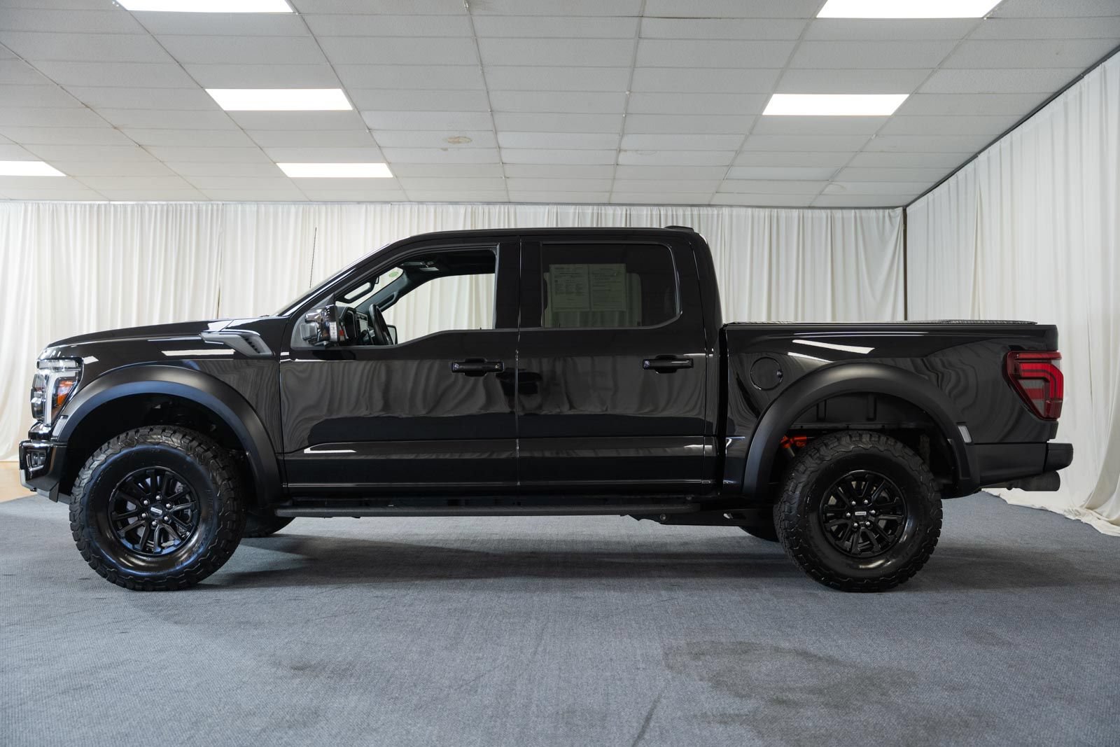 Certified 2025 Ford F150 Raptor AWD/4WD image 5