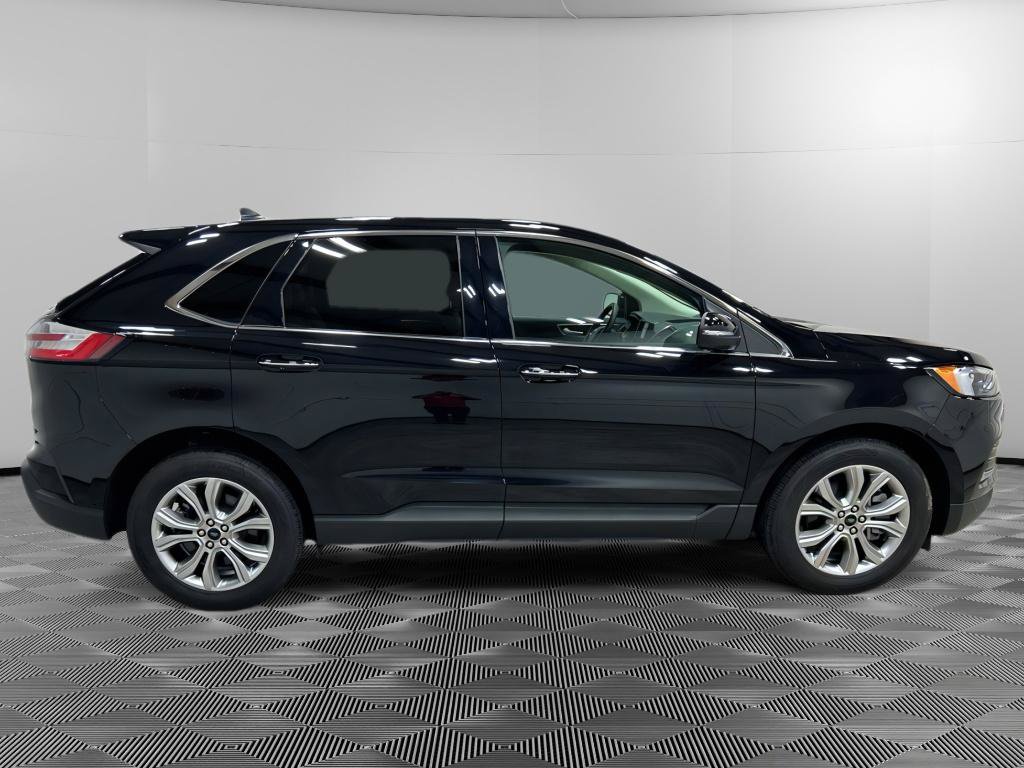 Certified 2024 Ford Edge Titanium AWD/4WD image 4