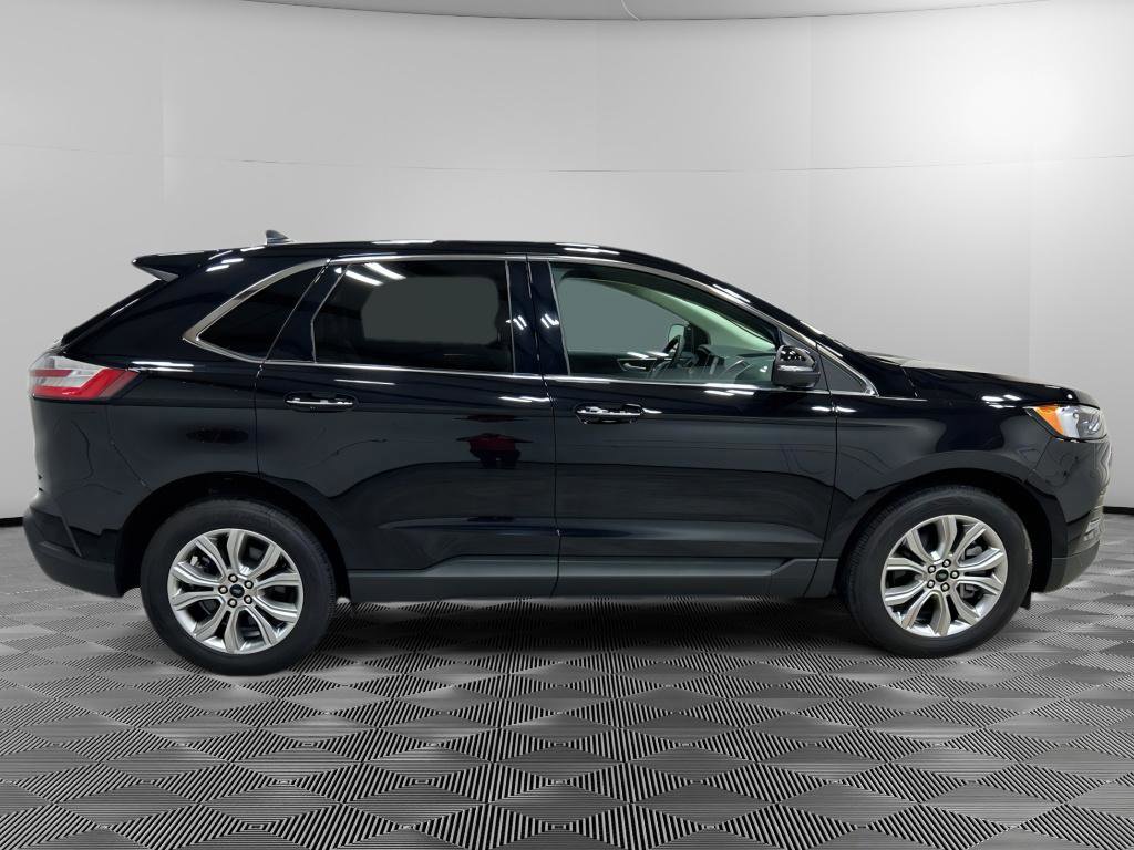 Certified 2024 Ford Edge Titanium AWD/4WD image 4