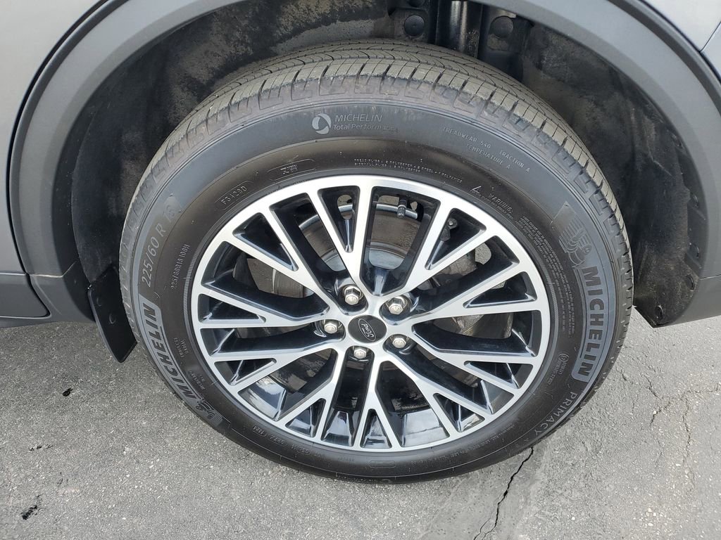 Certified 2024 Ford Escape SE w/ Class II Trailer Tow Package image 36