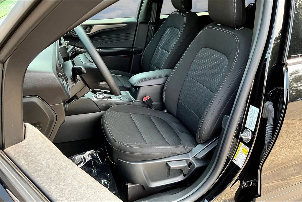 Certified 2025 Ford Escape Active FWD image 23