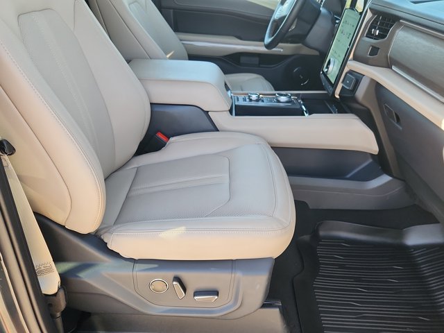Certified 2024 Ford Expedition Limited AWD/4WD image 19