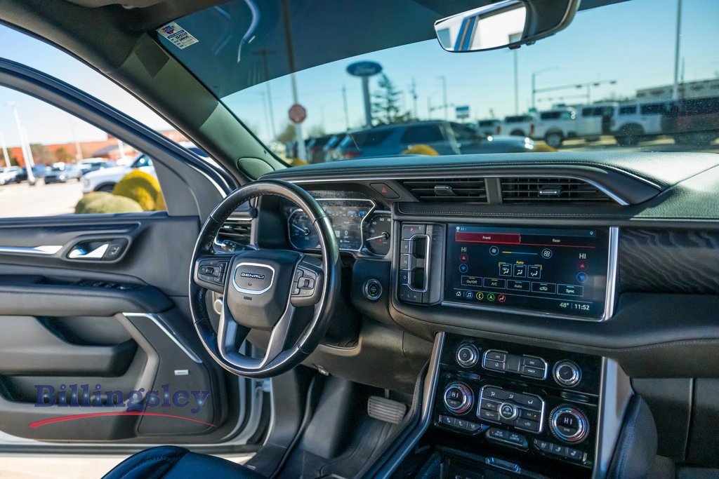 Used 2021 GMC Yukon XL Denali w/ Denali Premium Package image 15