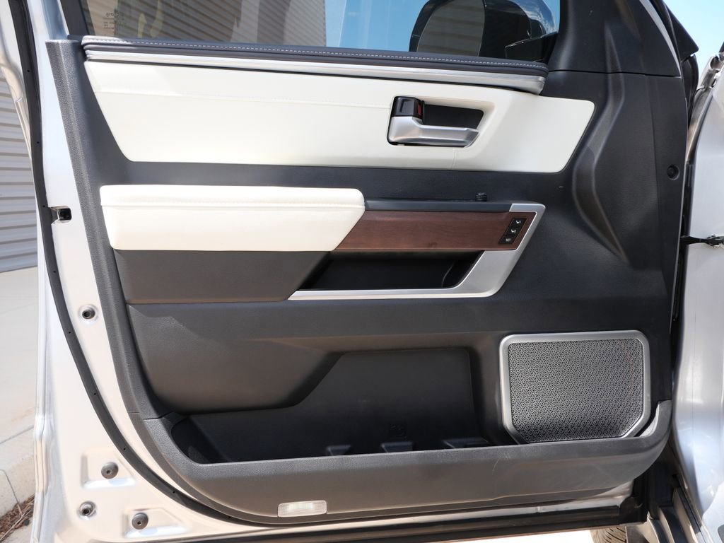 Used 2024 Toyota Sequoia Capstone AWD/4WD image 20