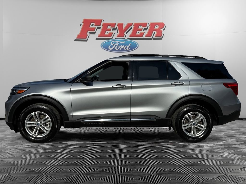 Certified 2023 Ford Explorer XLT w/ Equipment Group 202A AWD/4WD image 2