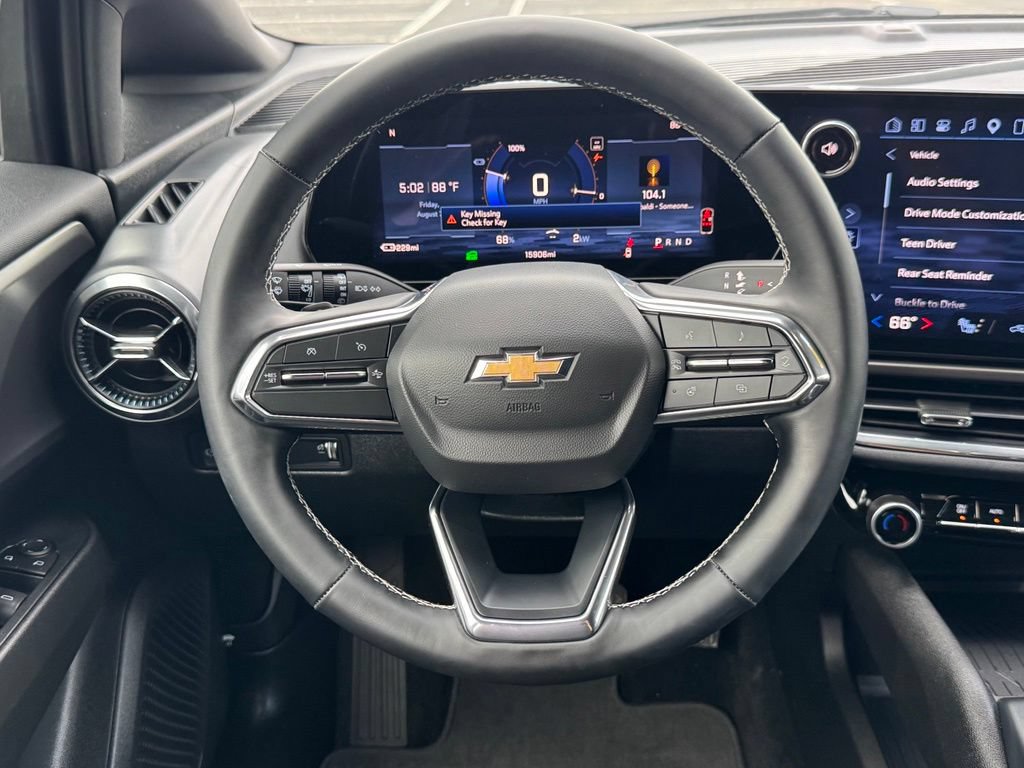 Used 2025 Chevrolet Equinox EV LT w/ Comfort Package FWD image 12