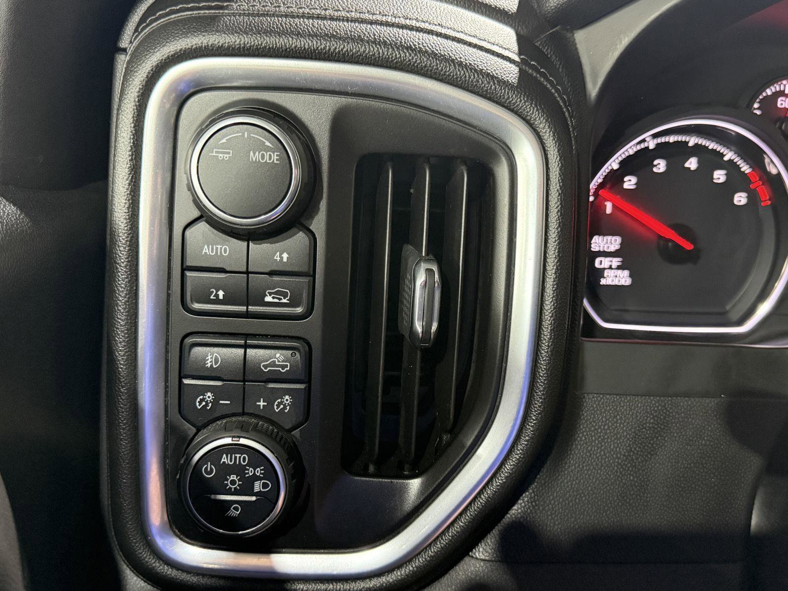 Used 2020 Chevrolet Silverado 1500 LTZ w/ LTZ Plus Package AWD/4WD image 14