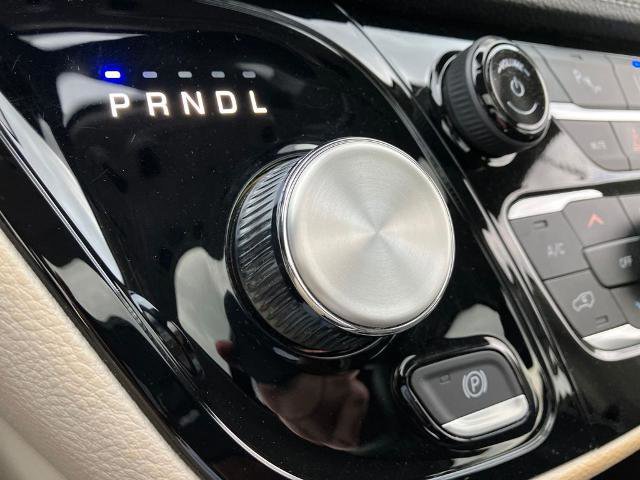 Used 2023 Chrysler Pacifica Limited AWD/4WD image 39