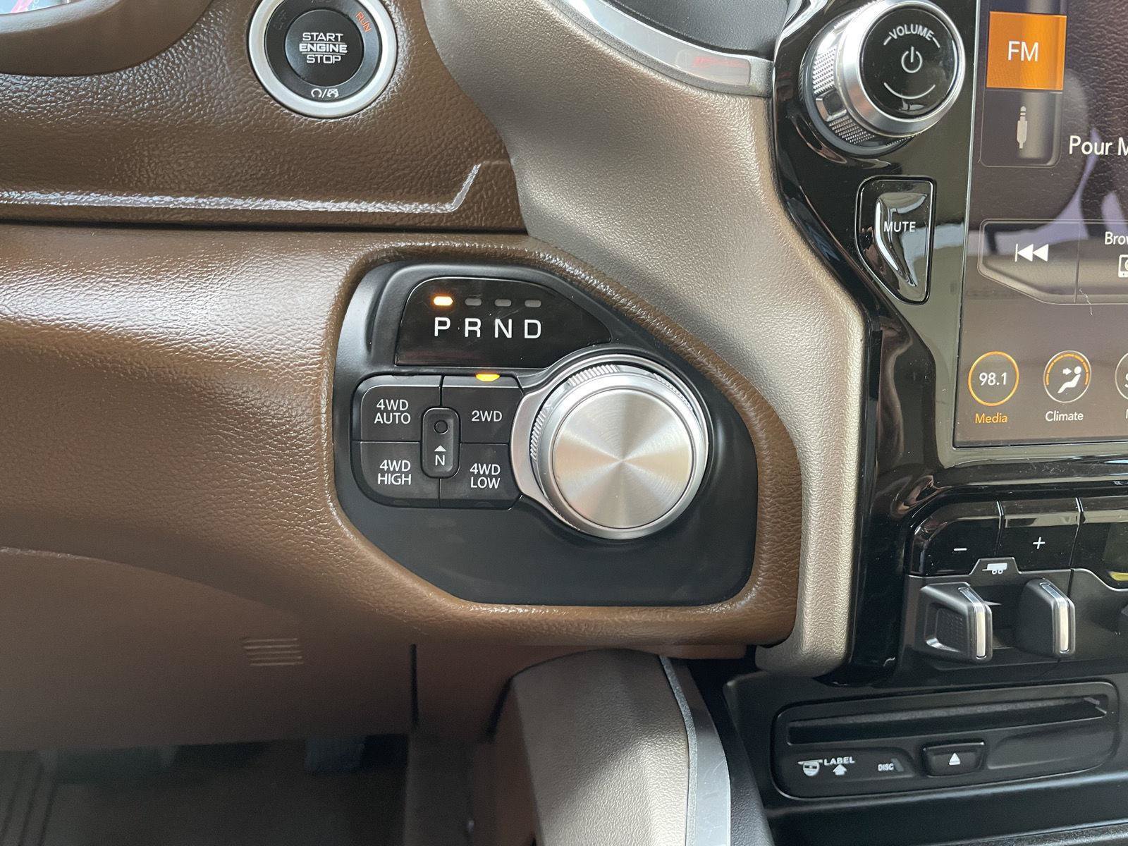 Used 2019 RAM 1500 Laramie AWD/4WD image 28