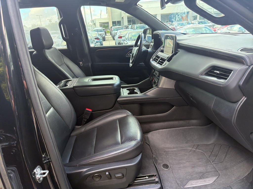Used 2023 Chevrolet Tahoe Z71 w/ Luxury Package AWD/4WD image 29