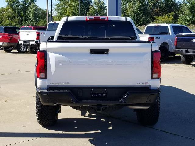 Used 2025 Chevrolet Colorado ZR2 w/ Technology Package AWD/4WD image 3