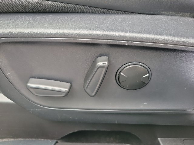 Certified 2024 Ford Escape ST-Line w/ Tech Pack #1 AWD/4WD image 11