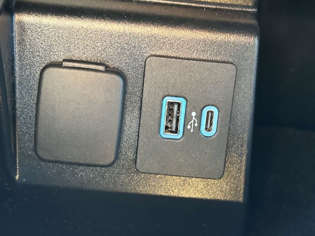 Certified 2023 Ford Explorer XLT RWD image 28