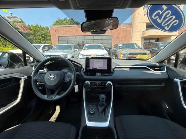 Used 2025 Toyota RAV4 LE AWD/4WD image 20