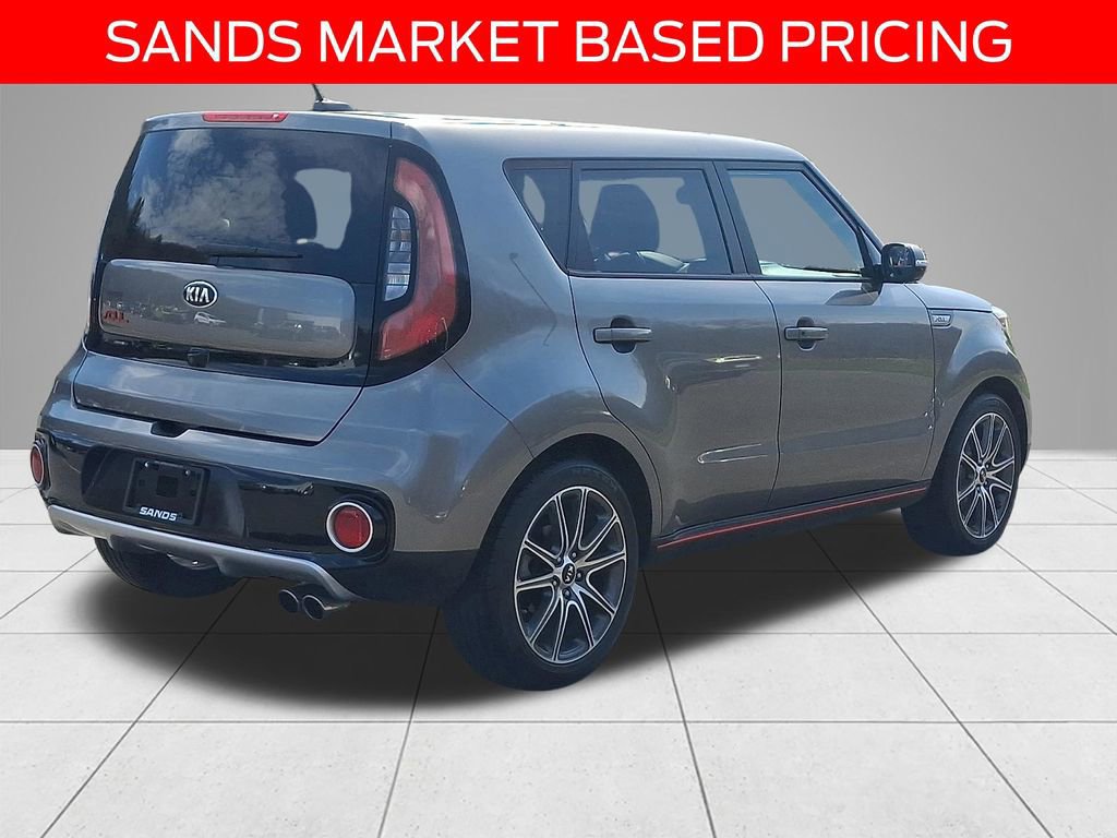 Used 2018 Kia Soul ! image 2