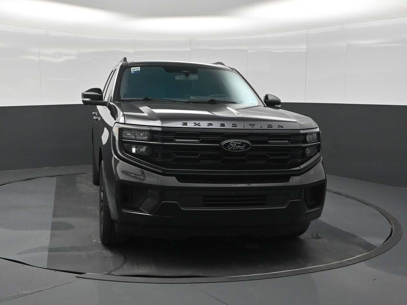 Certified 2025 Ford Expedition Platinum w/ Stealth Appearance Package AWD/4WD image 3