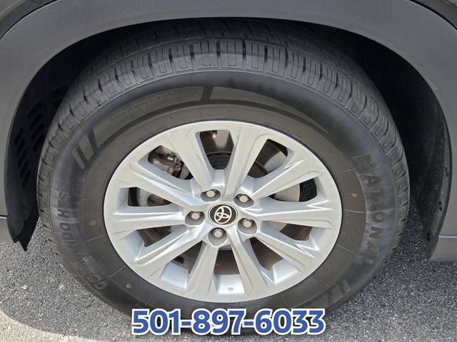 Used 2025 Toyota Grand Highlander AWD image 17