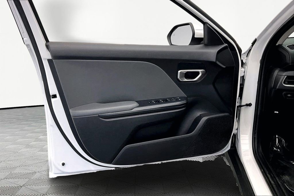 Used 2025 Kia K4 FWD image 23
