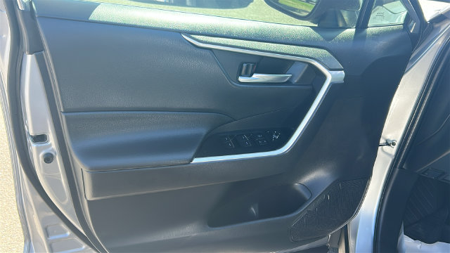 Used 2020 Toyota RAV4 XLE w/ All Weather Liner Package AWD/4WD image 16