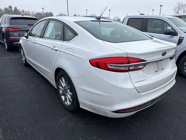 Certified 2017 Ford Fusion SE image 2