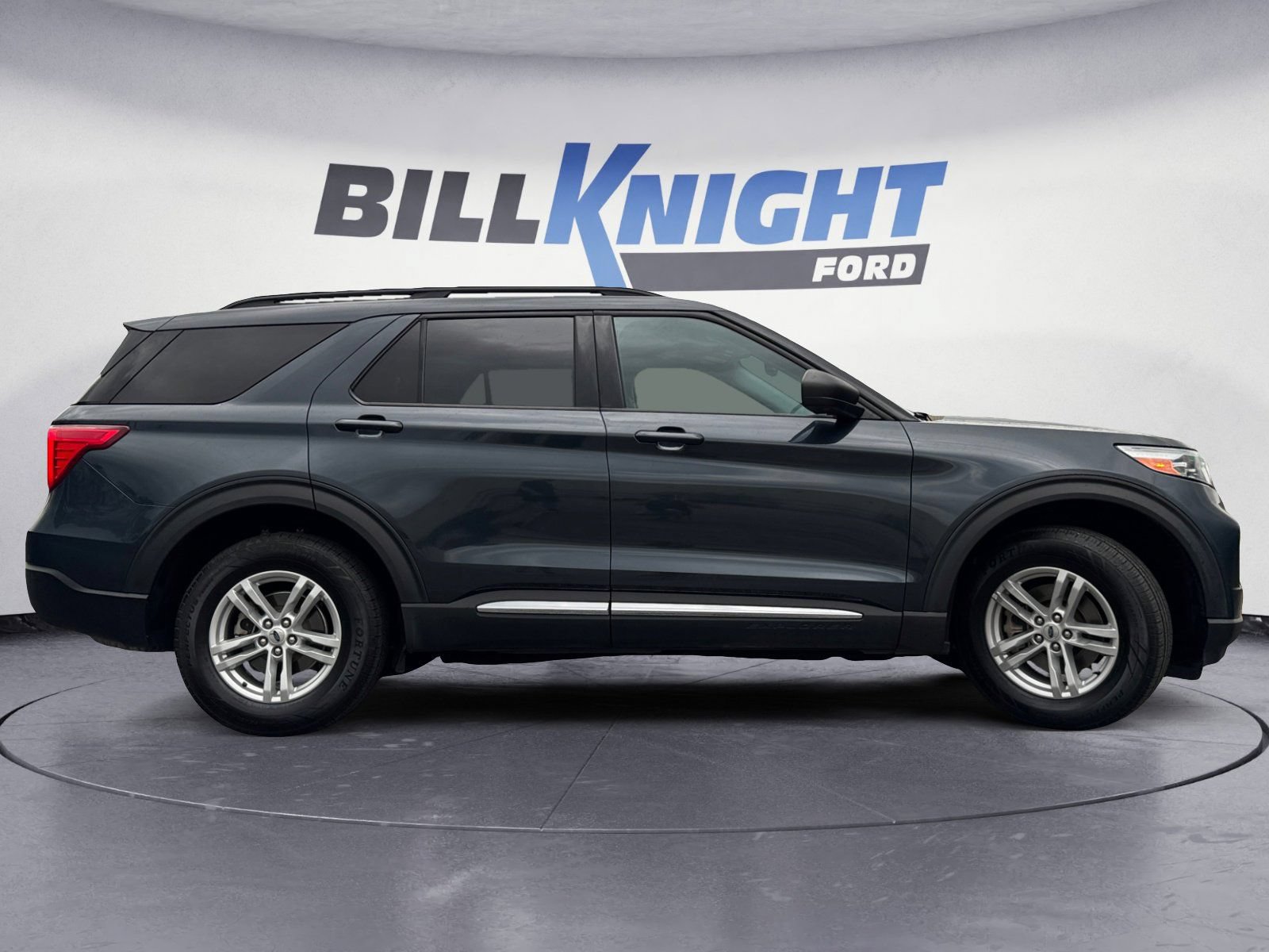 Certified 2022 Ford Explorer XLT AWD/4WD image 6