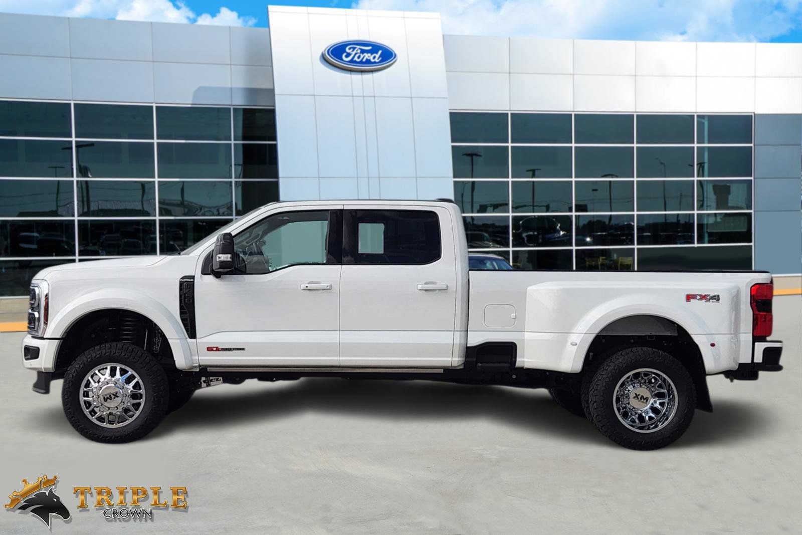 Certified 2025 Ford F450 Platinum w/ FX4 Off-Road Package AWD/4WD image 3