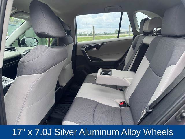 Used 2022 Toyota RAV4 XLE AWD/4WD image 12
