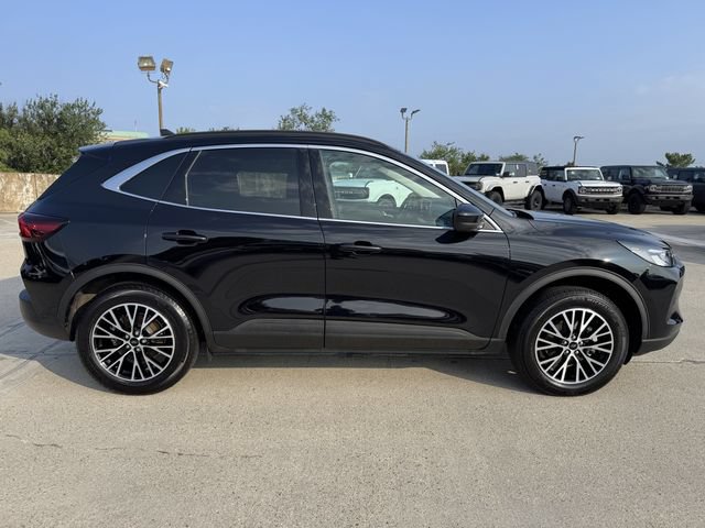 Certified 2026 Ford Escape SE w/ Class II Trailer Tow Package FWD image 7