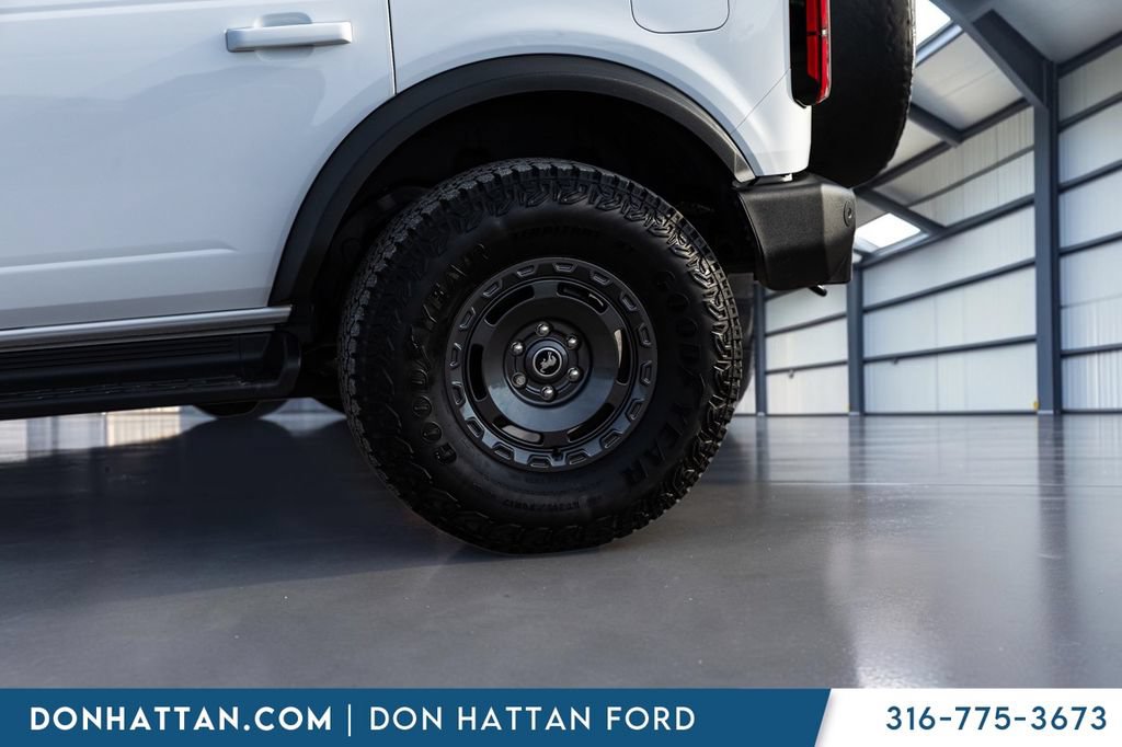 Certified 2025 Ford Bronco Outer Banks w/ Sasquatch Package AWD/4WD image 30