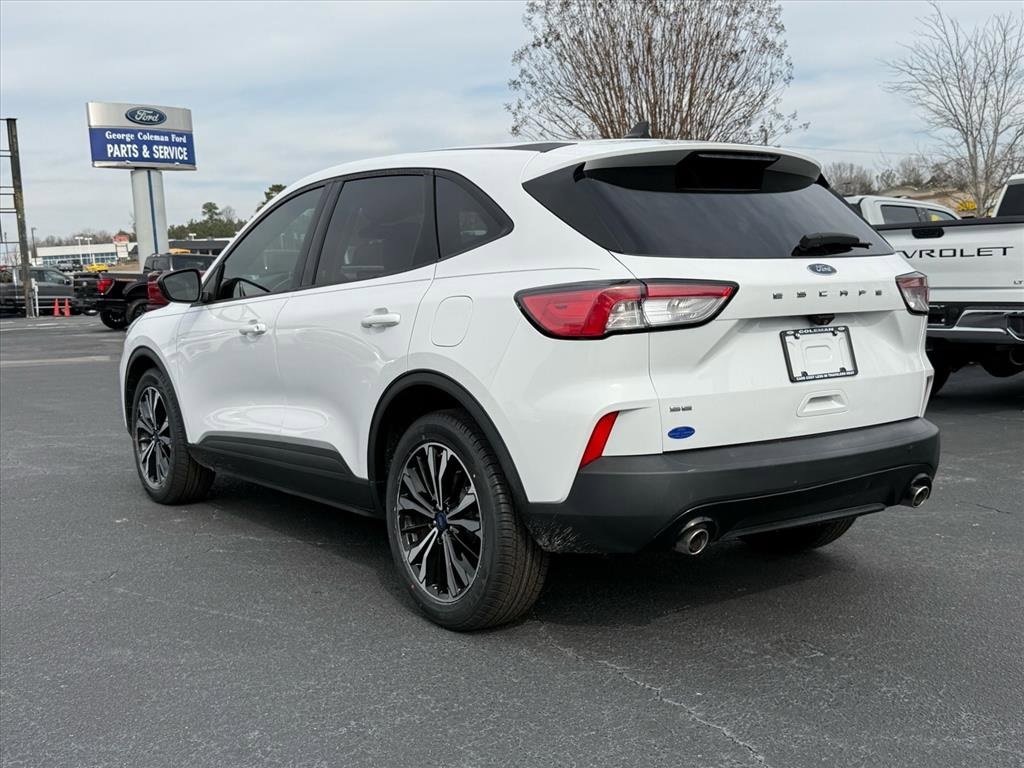 Certified 2022 Ford Escape SE w/ SE Sport Appearance Package image 6