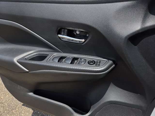 Used 2023 Nissan Versa SV FWD image 15
