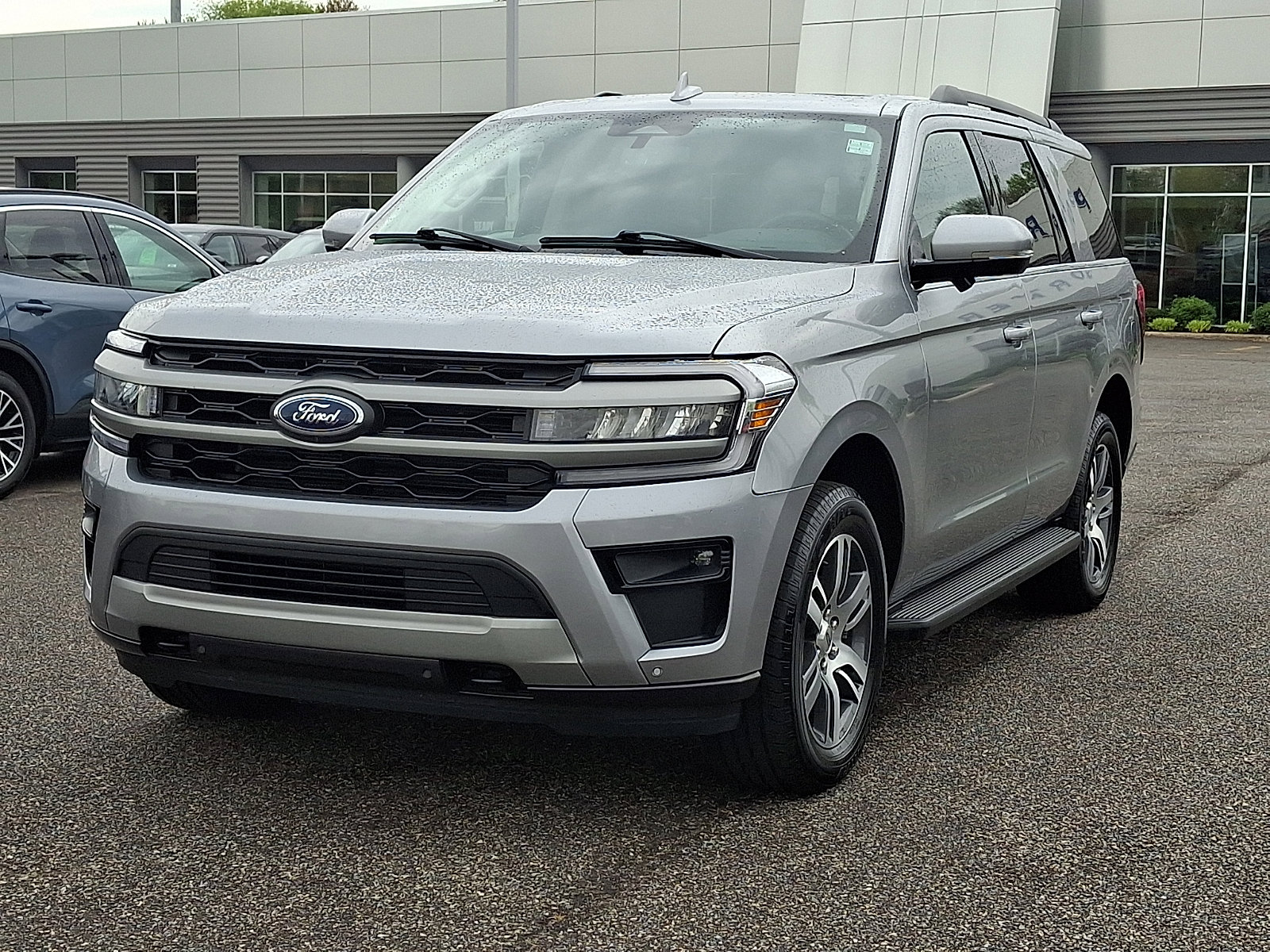 Certified 2024 Ford Expedition XLT AWD/4WD image 4