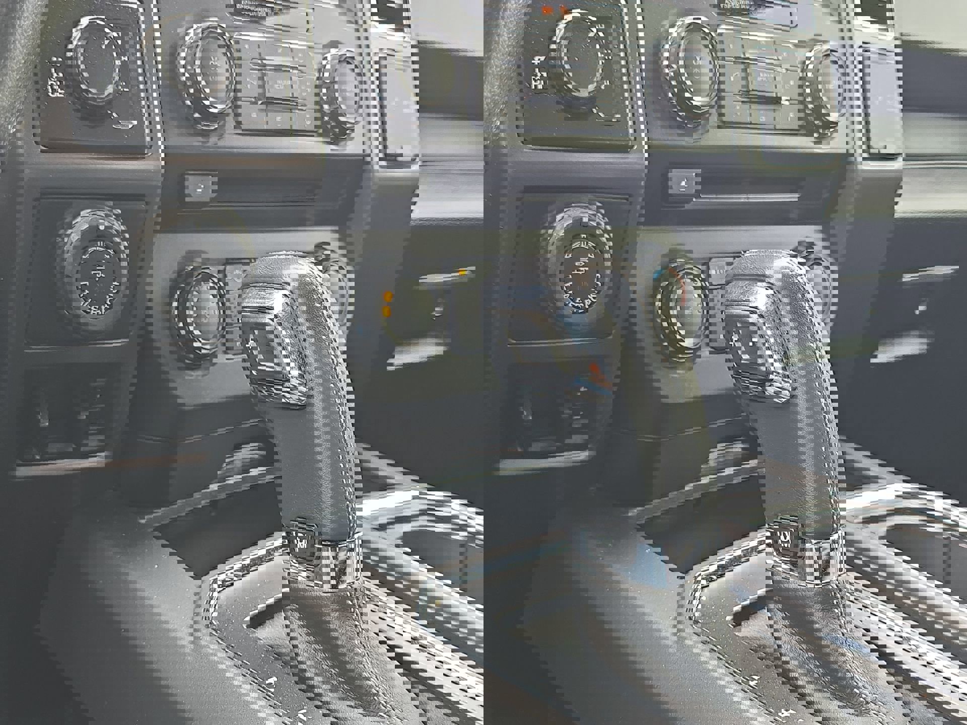 Certified 2018 Ford F150 XLT w/ Equipment Group 302A Luxury image 20